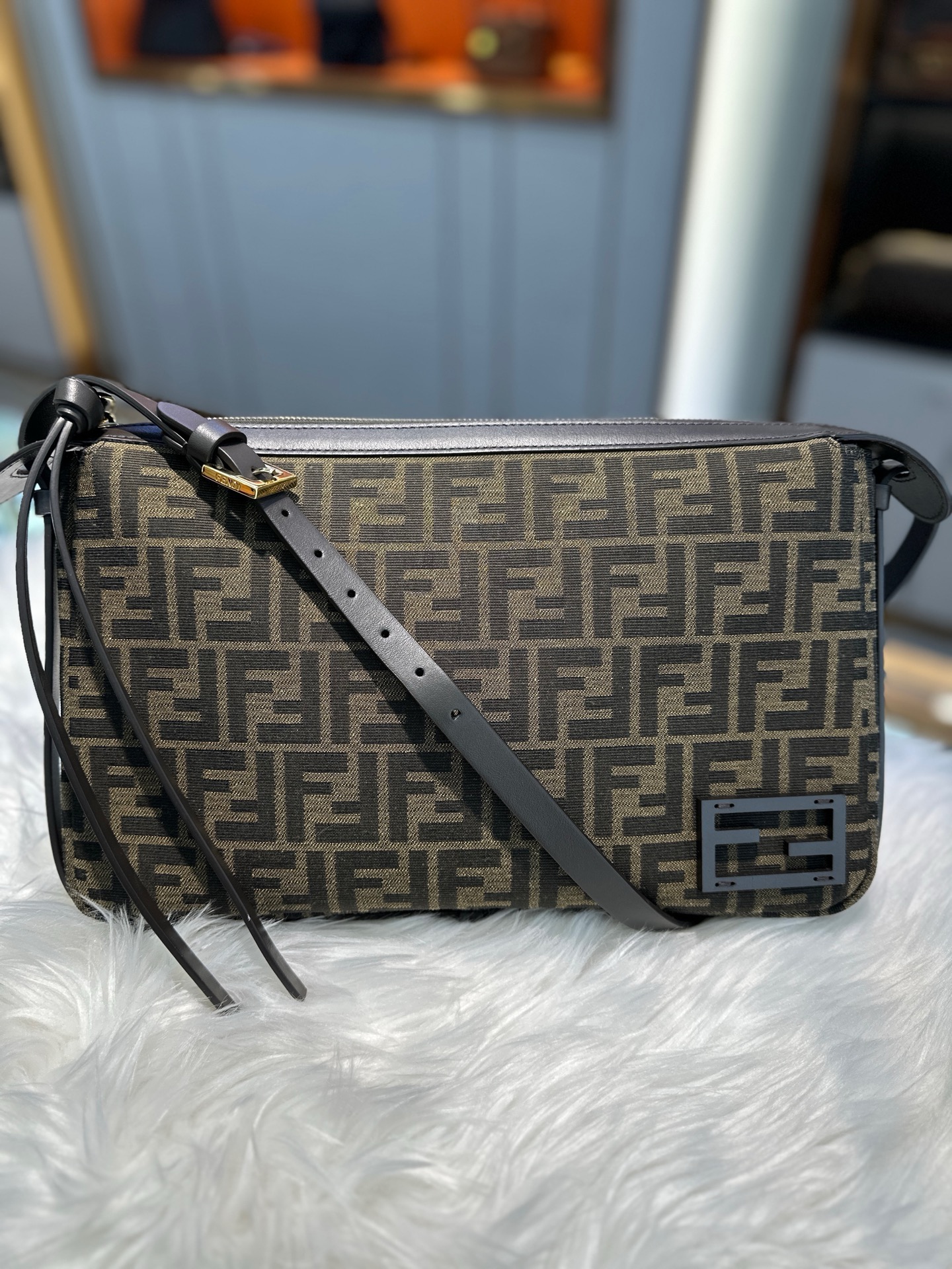 95新 FENDI/芬迪 中古老花法棍包 单肩斜挎