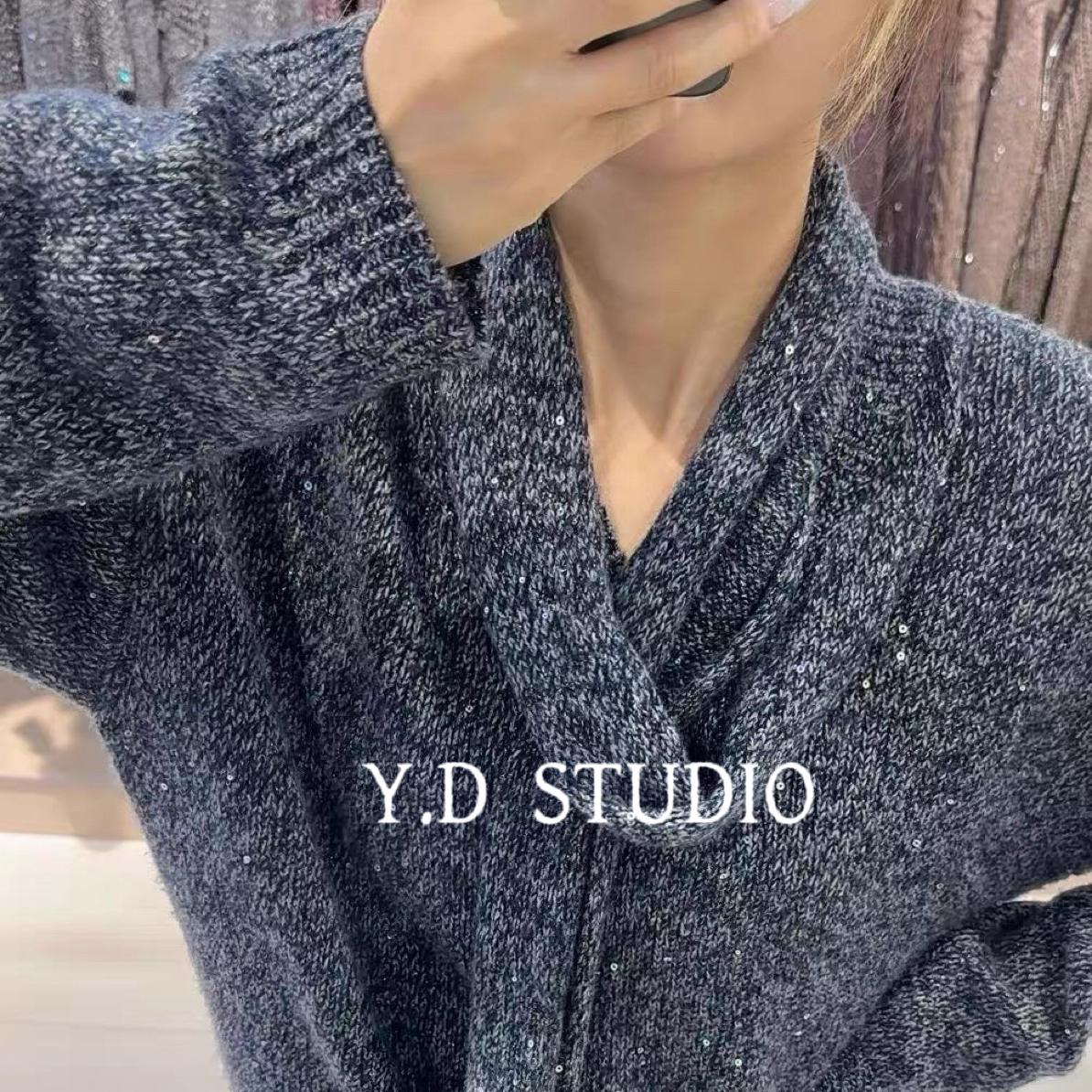 秋冬亮片V领围巾款羊绒羊毛针织套头女宽松毛衣