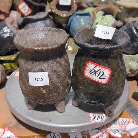 一***蓝粗陶花盆制作就这样的