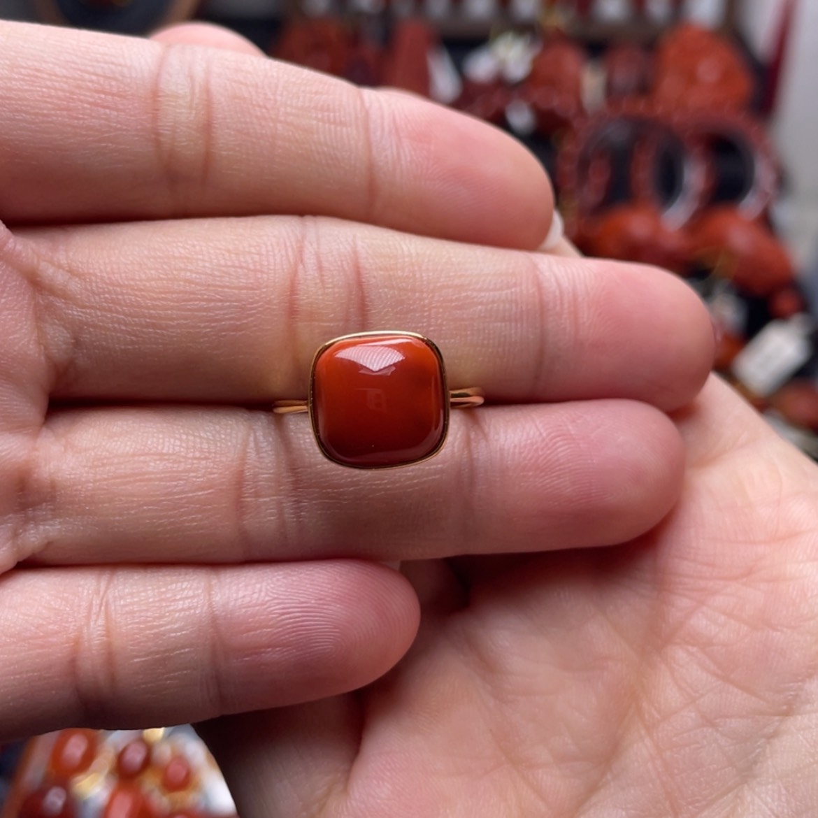 【闪购商品】银S925镶嵌满肉方糖戒指南红玛瑙