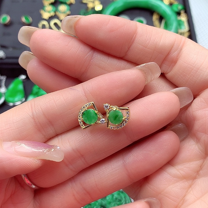 翡翠颈饰银S925镶嵌翡翠