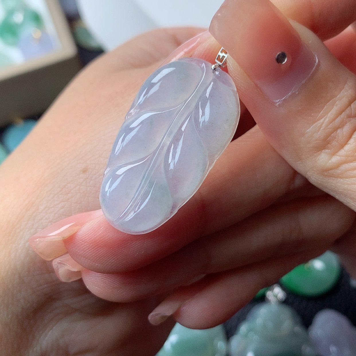 【闪购商品】翡翠18K金镶嵌吊坠(赠链)