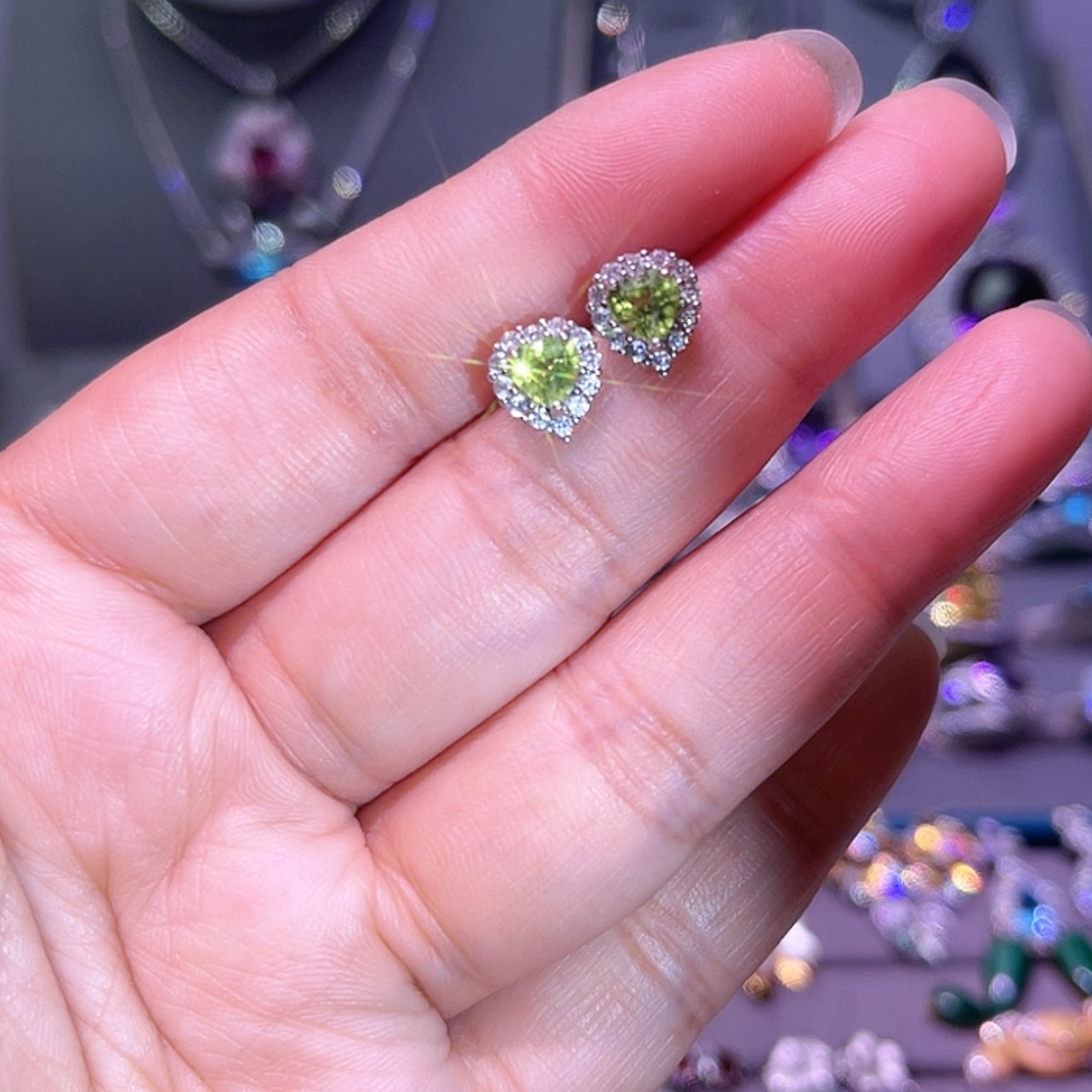 【闪购商品】橄榄石耳饰银S925镶嵌