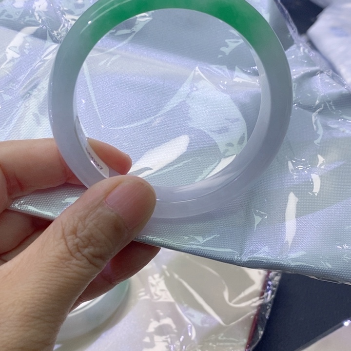 辣***辣专拍链接，拍哪发哪个