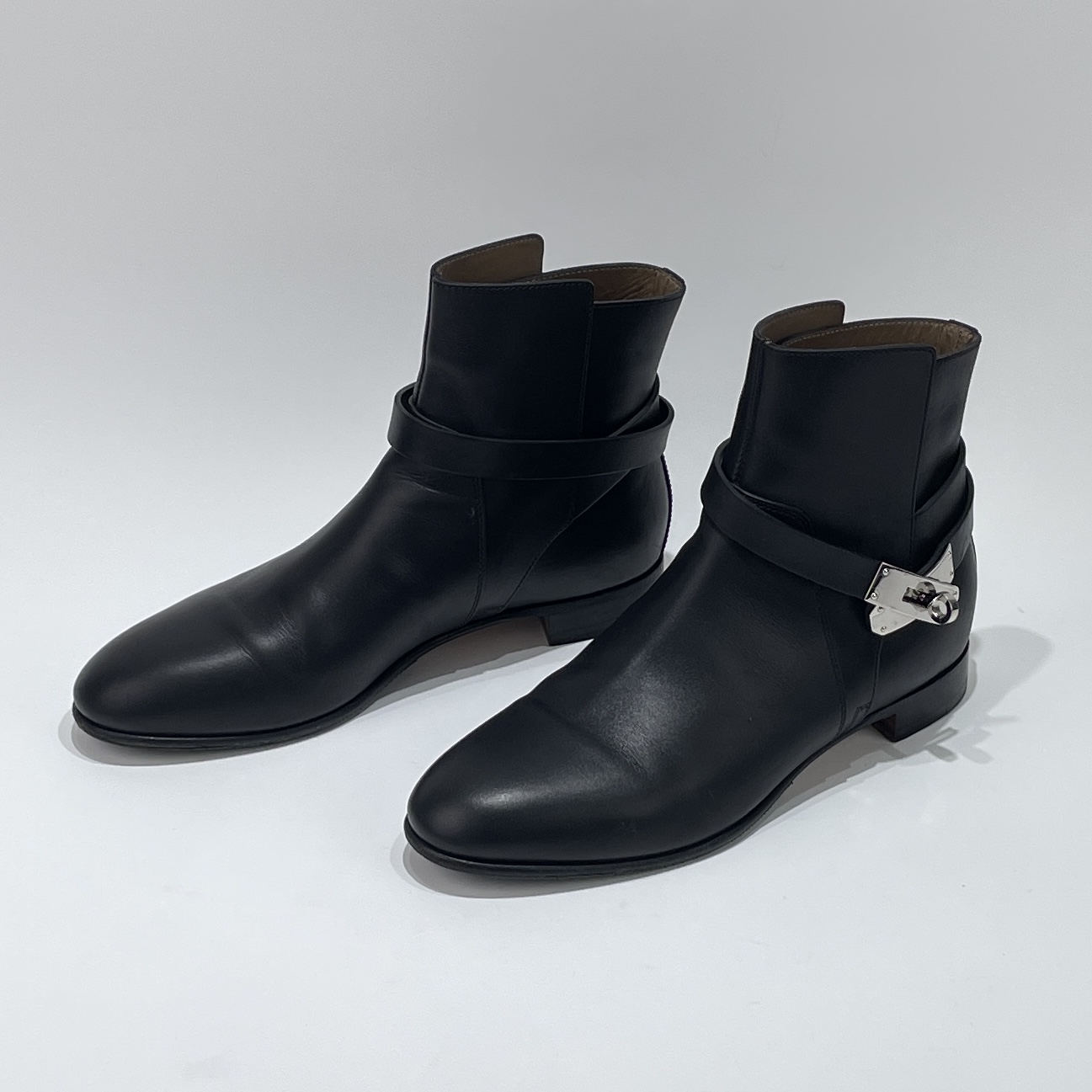 95新 Hermes/爱马仕  38码 98新  黑色kelly扣短靴/ML80745
