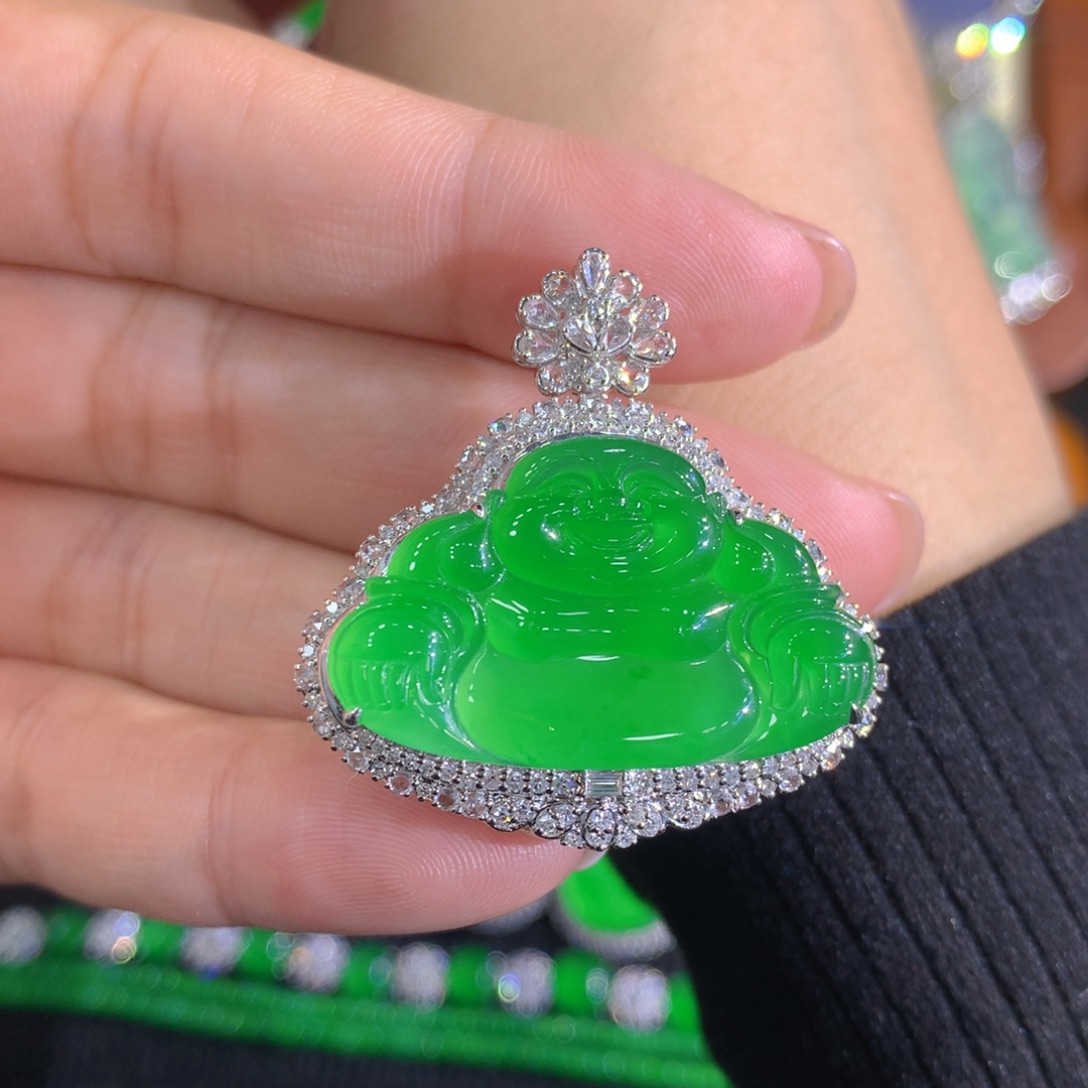 翡翠18K金镶嵌颈饰