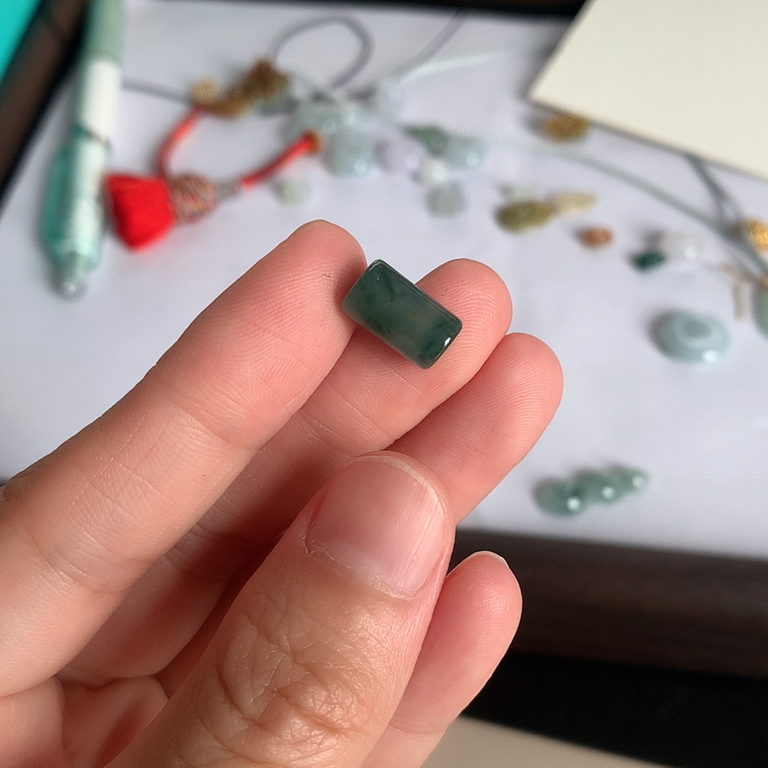 言***读翡翠未镶嵌颈饰路路通