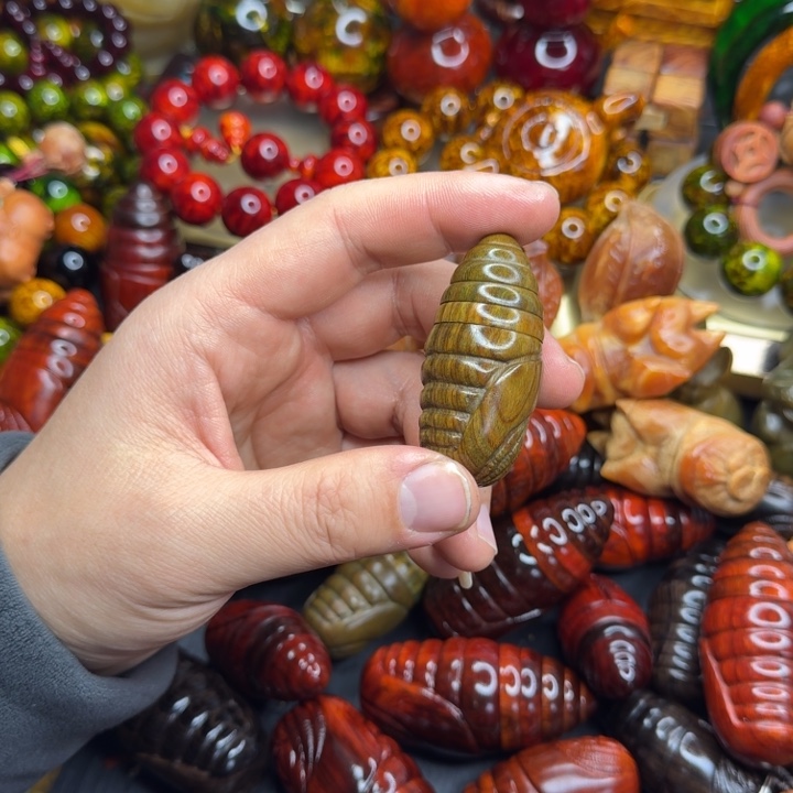 松木琥珀木文玩把件