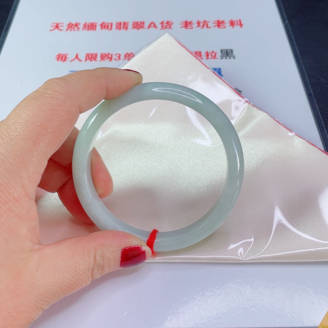 翡翠手镯未镶嵌爱**罪