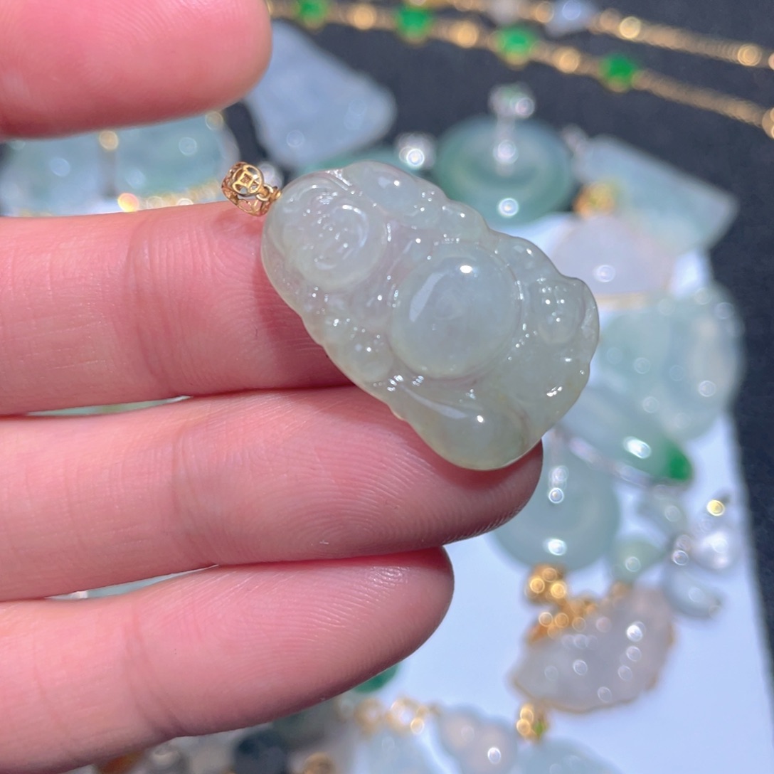 翡翠颈饰18K金镶嵌翡翠