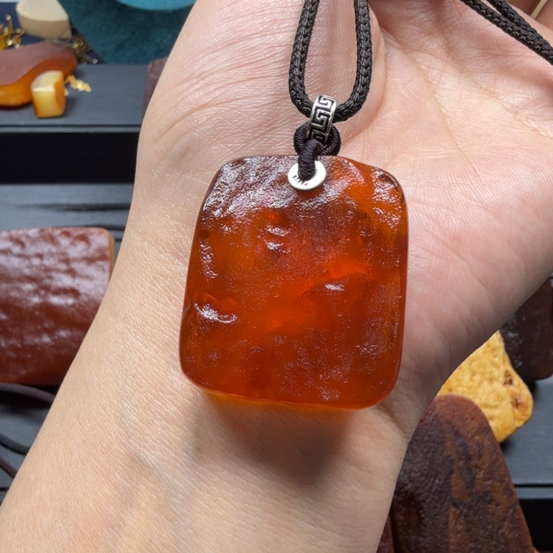 琥珀吊坠(赠链)未镶嵌