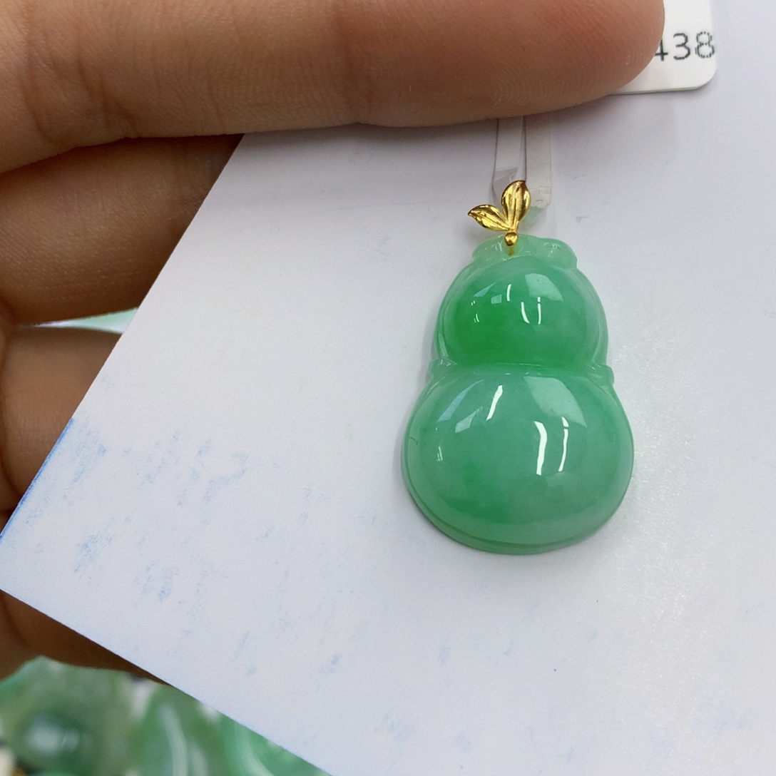 翡翠18K金镶嵌颈饰翡翠