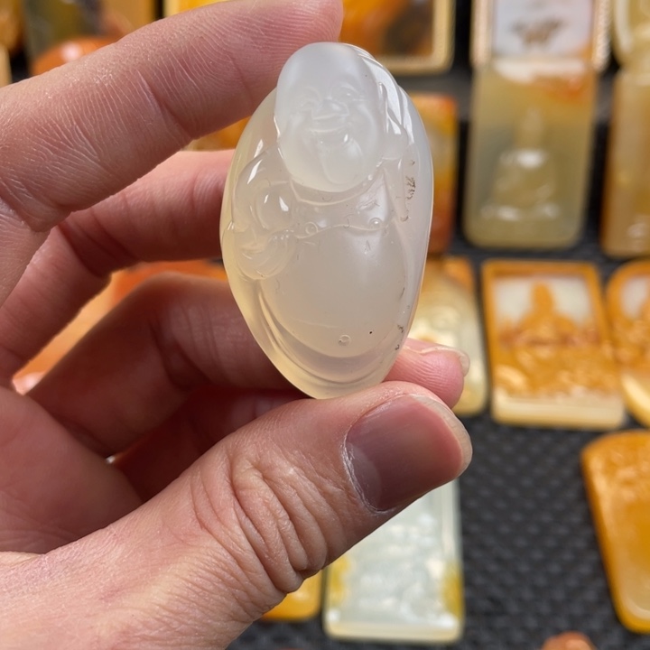 石英质玉（黄龙玉）颈饰未镶嵌