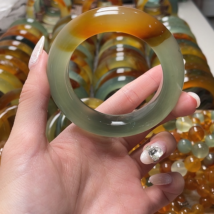 蛇纹石玉未镶嵌手镯53
