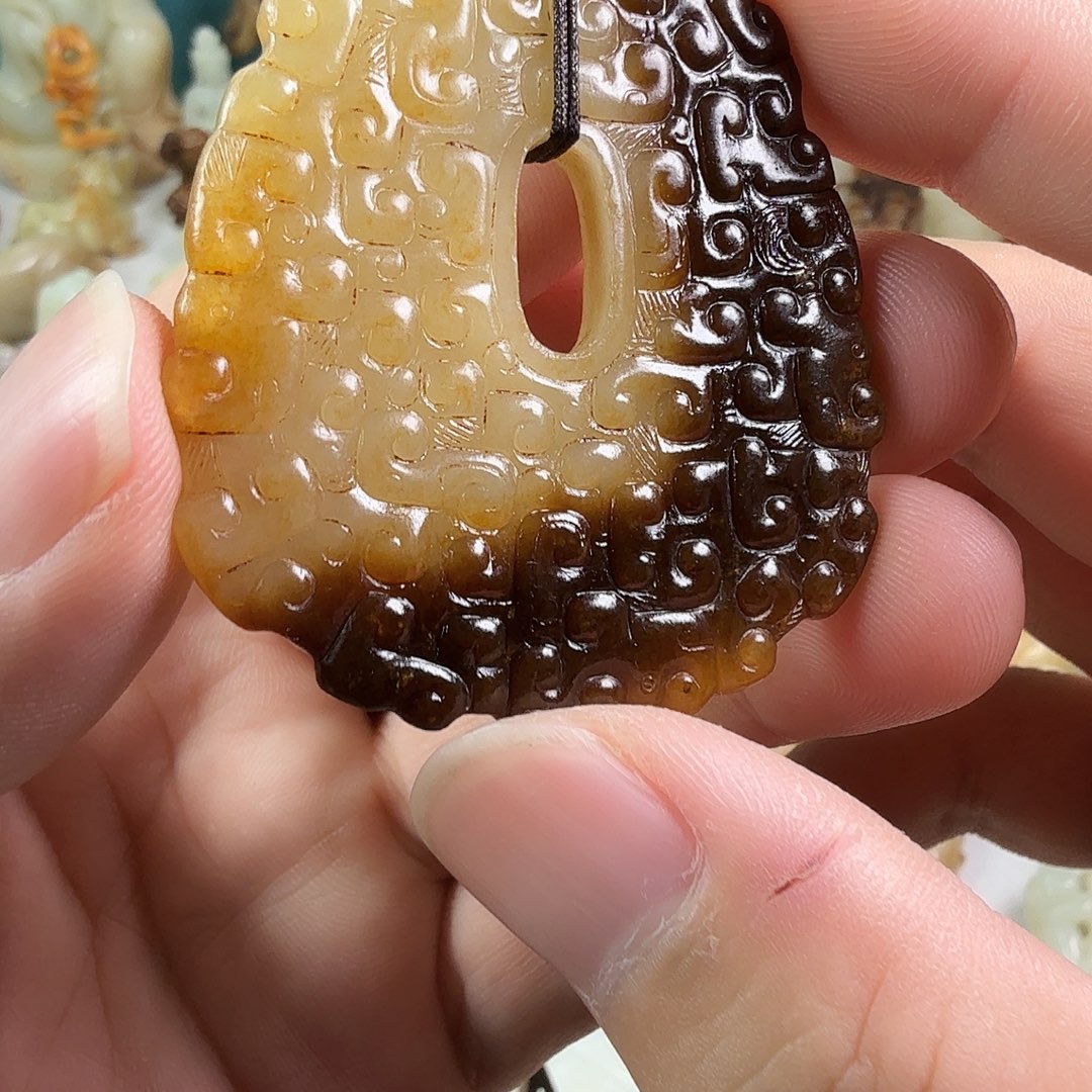 絕***度和田玉（糖玉）未镶嵌颈饰