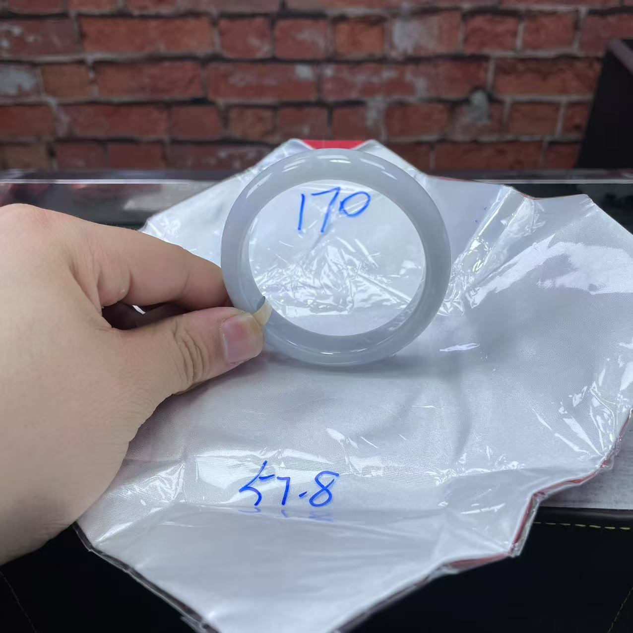 毛货手镯需精细抛光/170