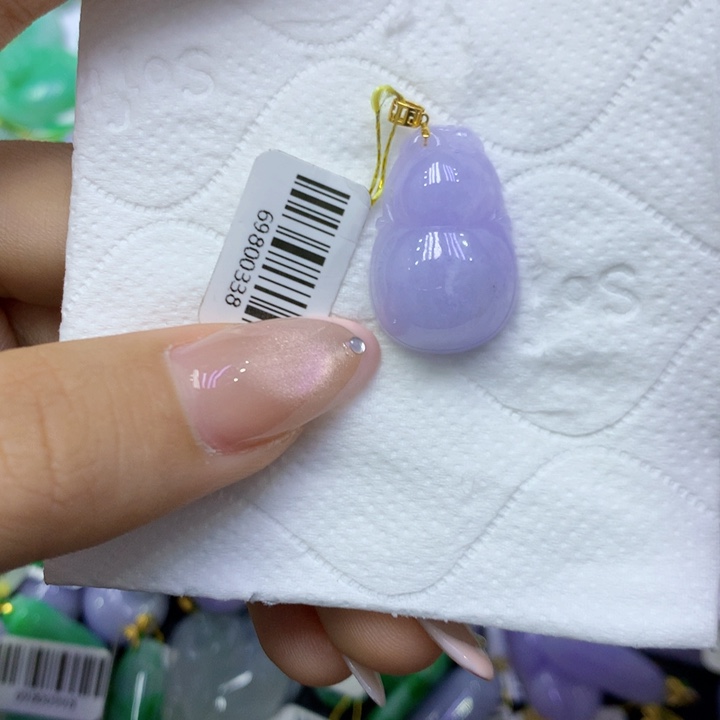 颈饰18K金镶嵌翡翠