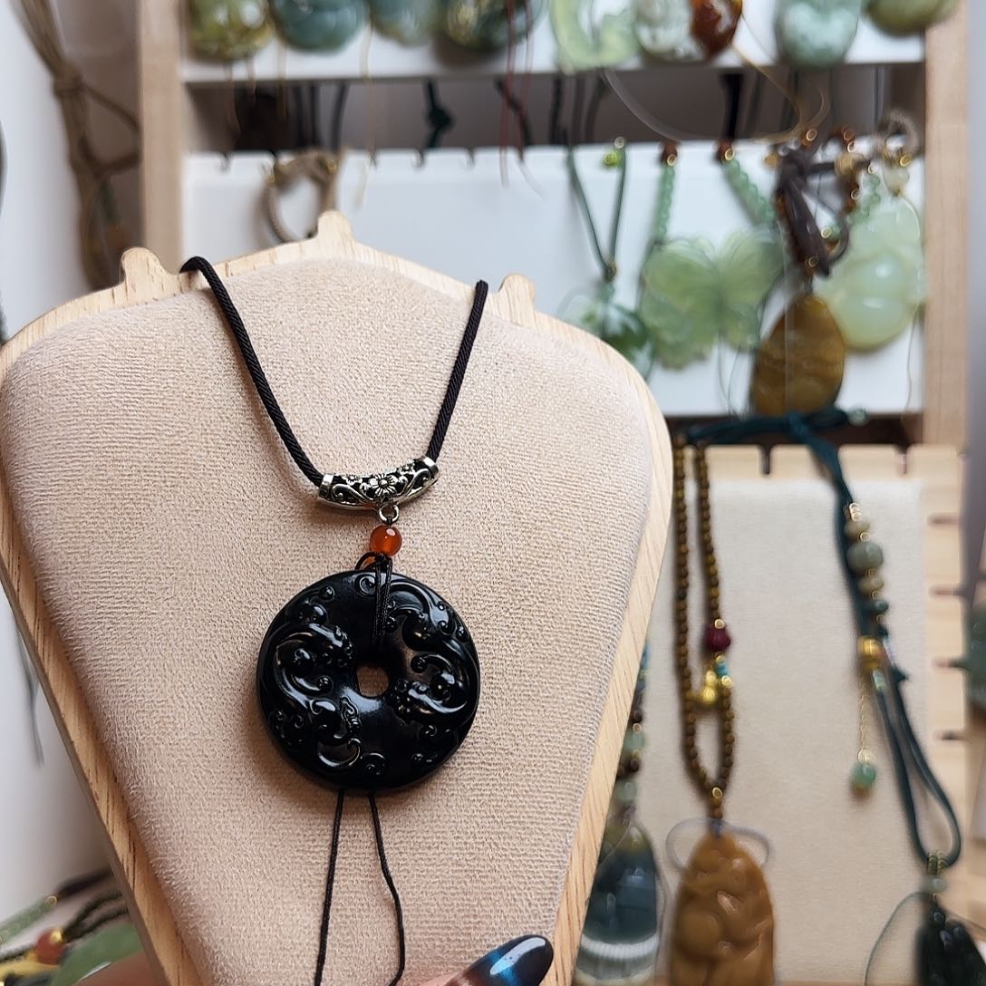 ****爱蛇纹石玉合金颈饰