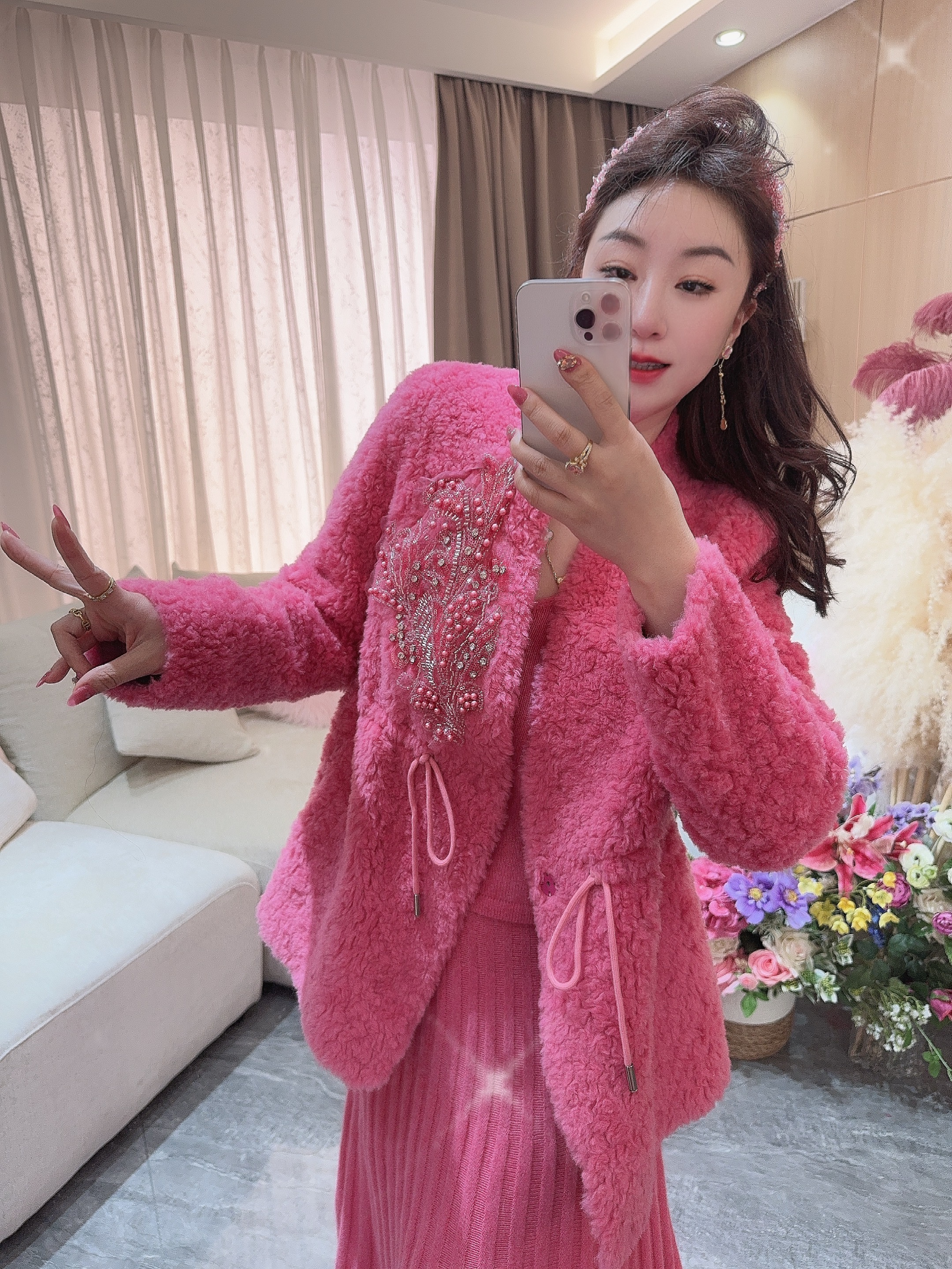 DC【虚拟桃源】高级气质显瘦网红羊羔毛钉珠钉钻秋冬时尚外套粉色