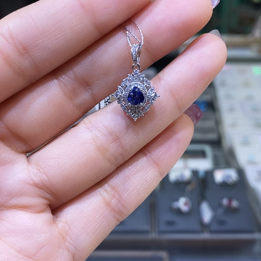 蓝宝石吊坠(赠链)银S925镶嵌天然蓝宝石吊坠