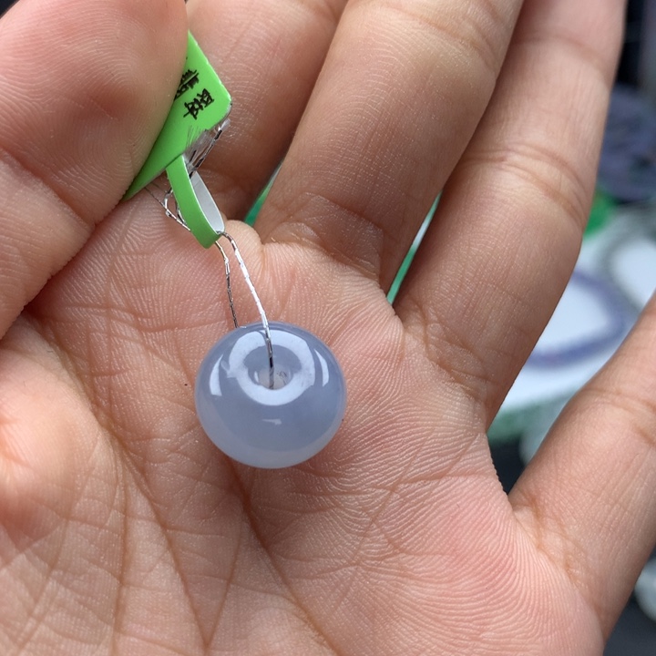 翡翠手镯未镶嵌卡