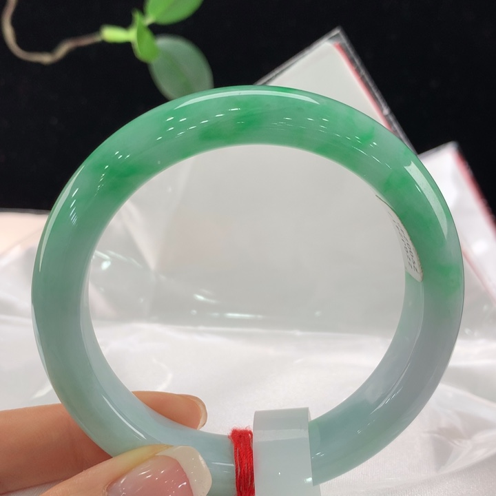 翡翠手镯未镶嵌111-0245