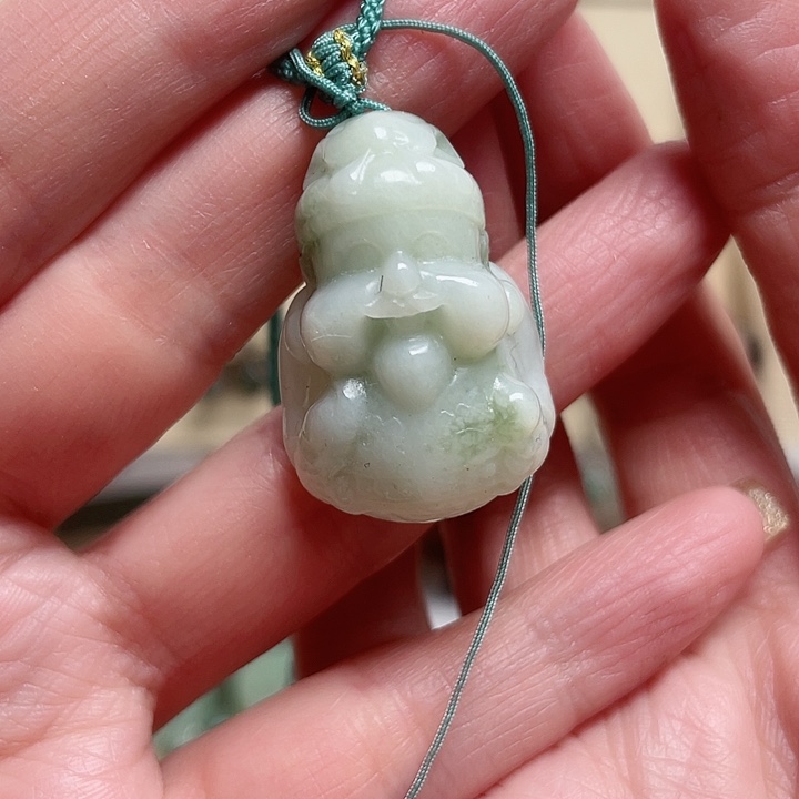 透闪石-蛇纹石玉颈饰未镶嵌