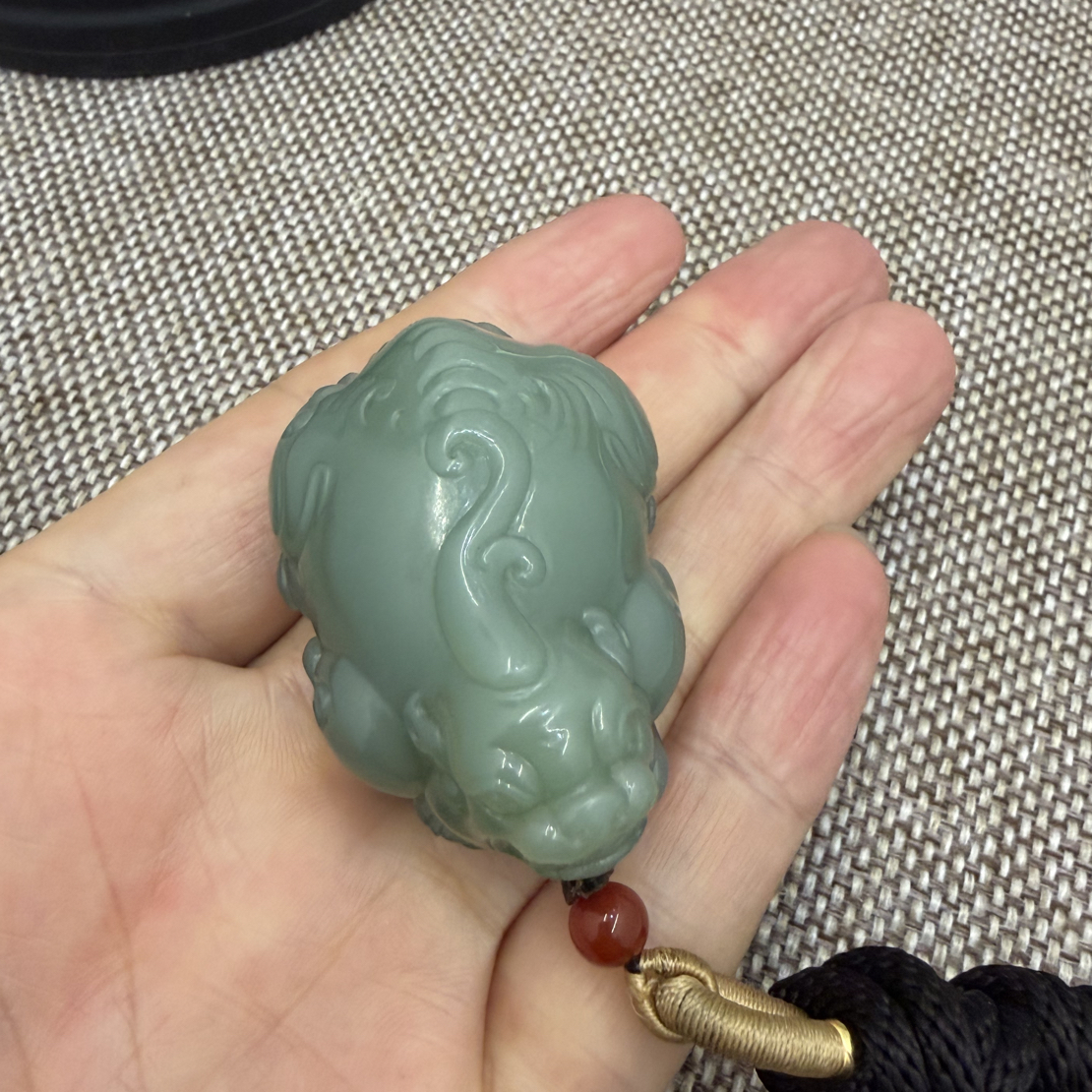 和田玉碧玉粉青貔貅吊坠