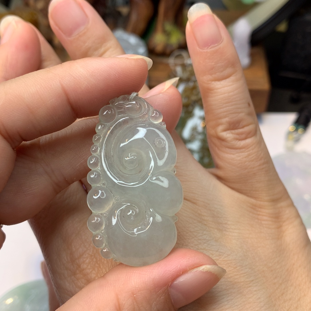 翡翠颈饰未镶嵌如 意