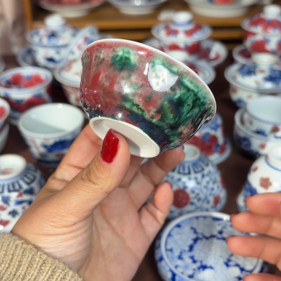 青花釉里红美人醉小杯子