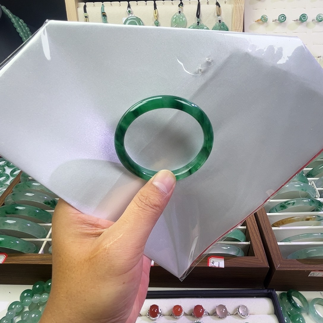 石英质玉未镶嵌手镯53.8