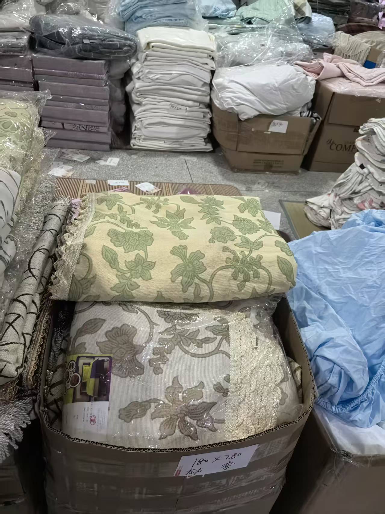 《厚广家》3楼180×280杂款化纤沙发巾 发1张不挑款