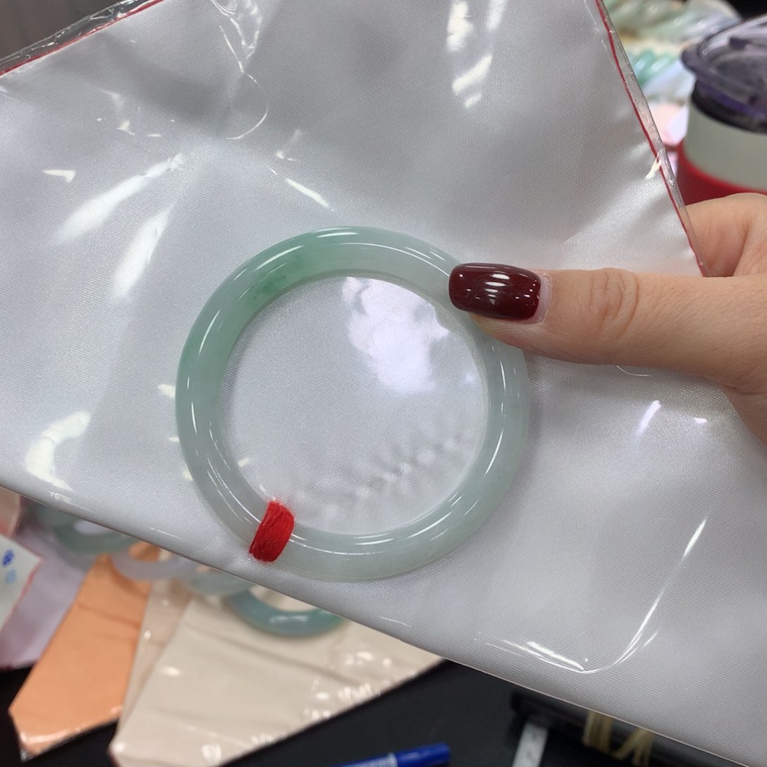 翡翠手镯未镶嵌无**虑买断