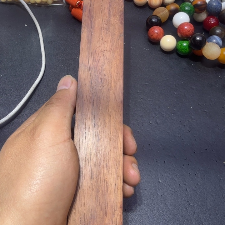 非洲紫檀（红花梨）黑双峰小摆件