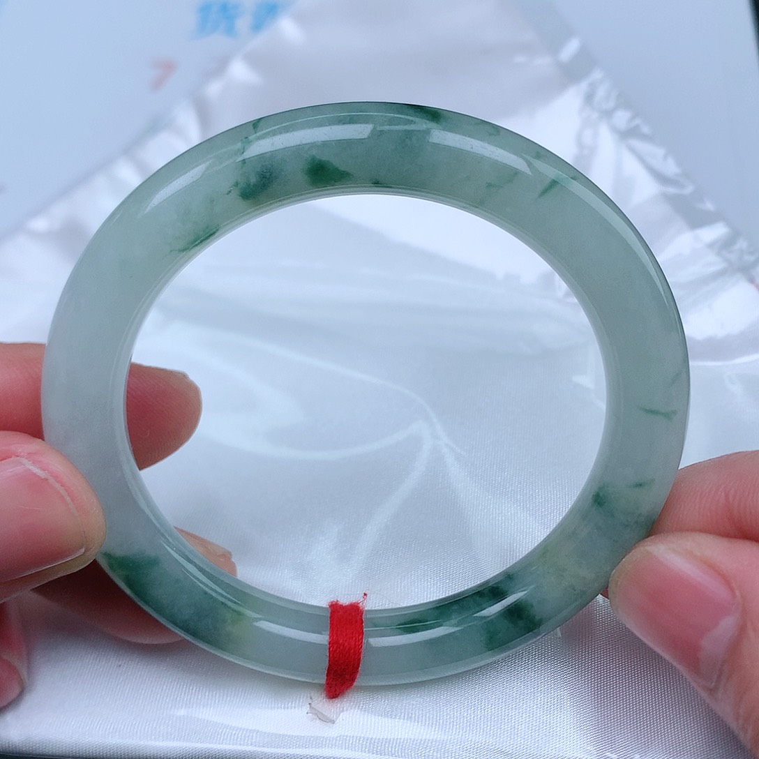 翡翠手镯（圆镯）未镶嵌