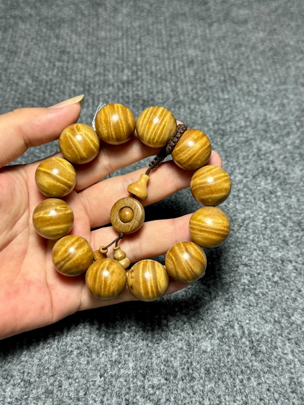 金丝楠木手串，以现货截图为准