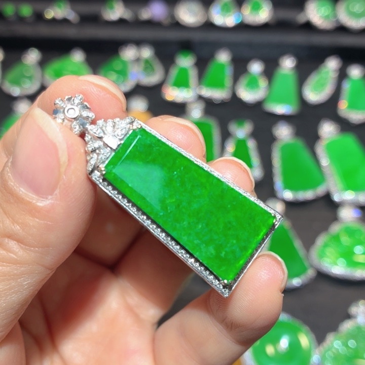 翡翠18K金镶嵌吊坠(不含链)翡翠