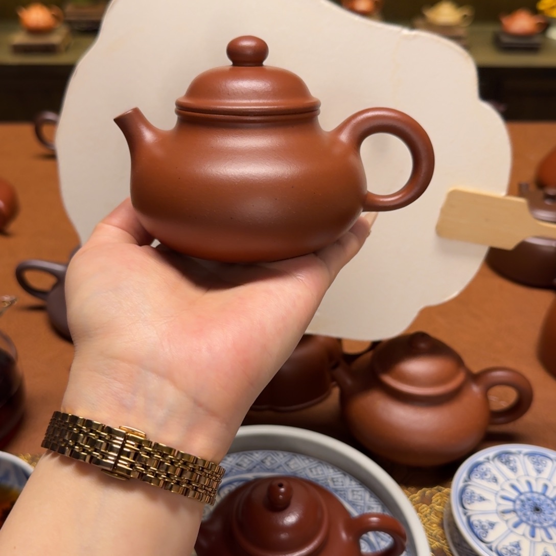 紫砂茶壶230cc，底槽清泥，全手工制作