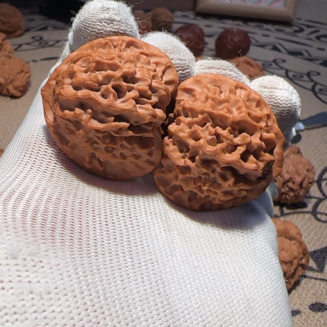 U***o文玩核桃吊坠核桃