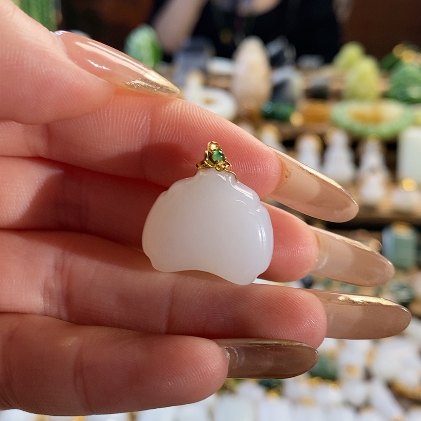【闪购商品】和田玉18K金镶嵌吊坠