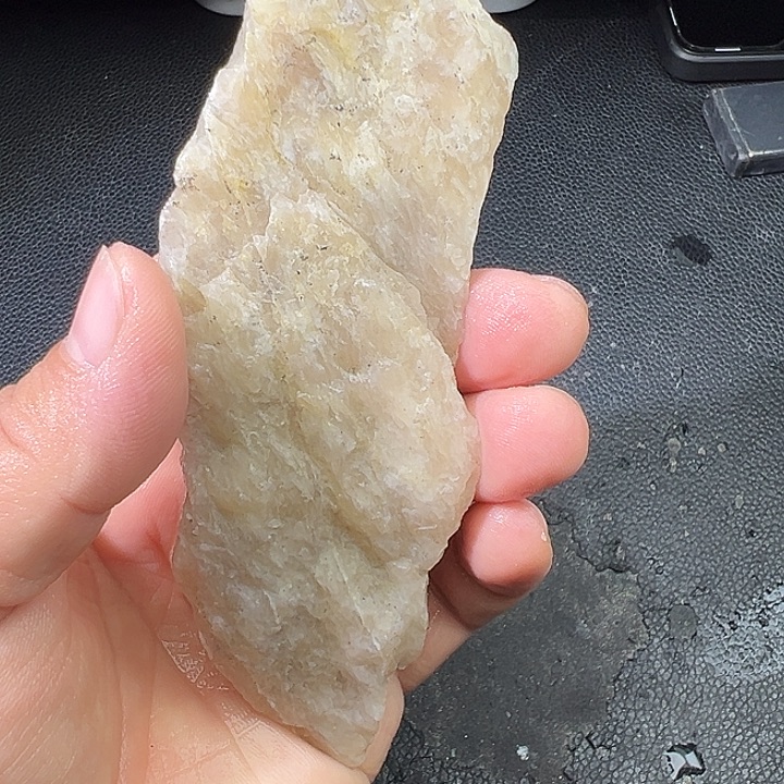 和田玉（糖玉）足银镶嵌车挂