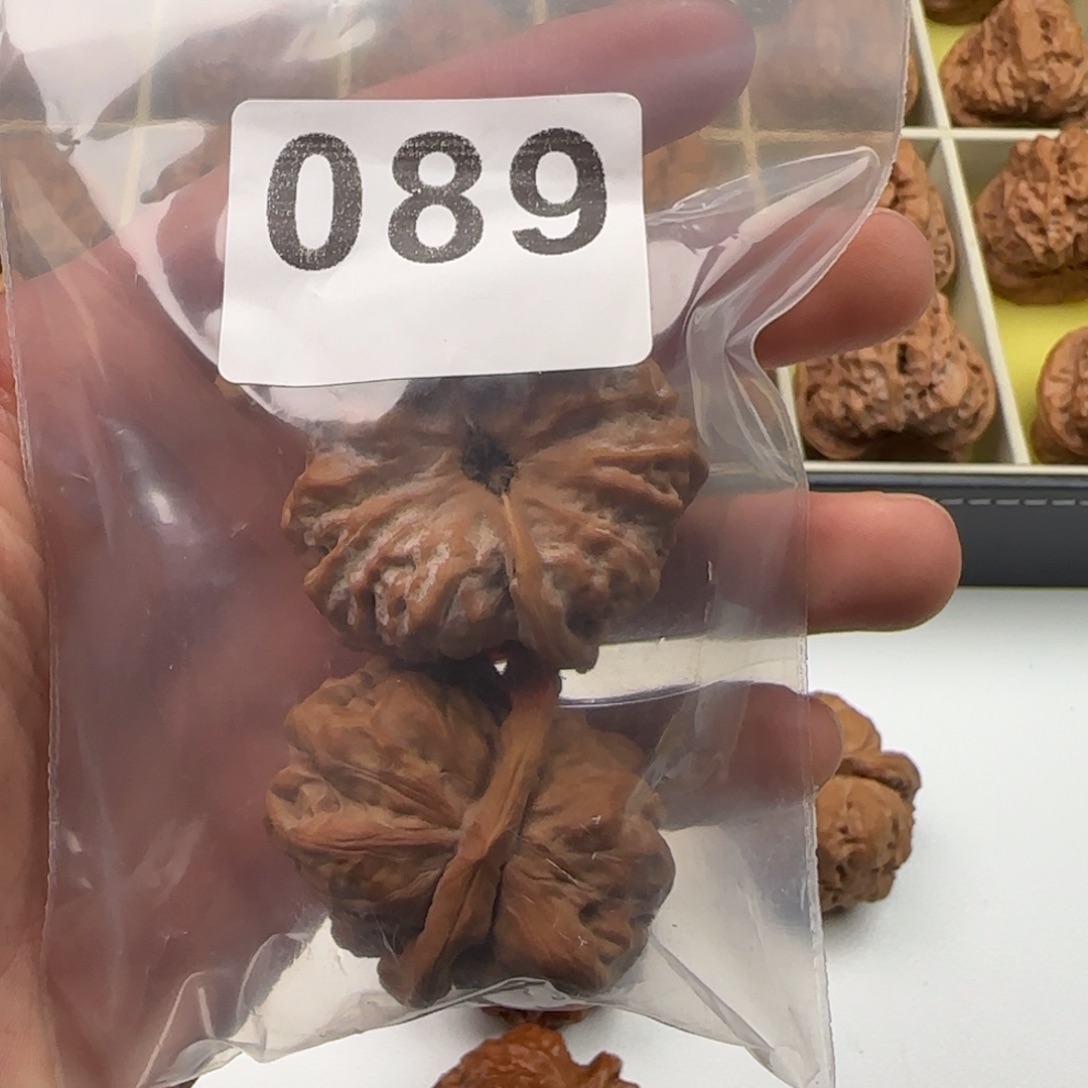 三***石文玩核桃天花板40