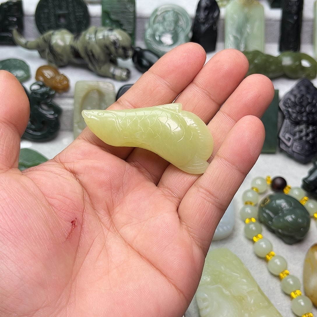 和田玉颈饰未镶嵌