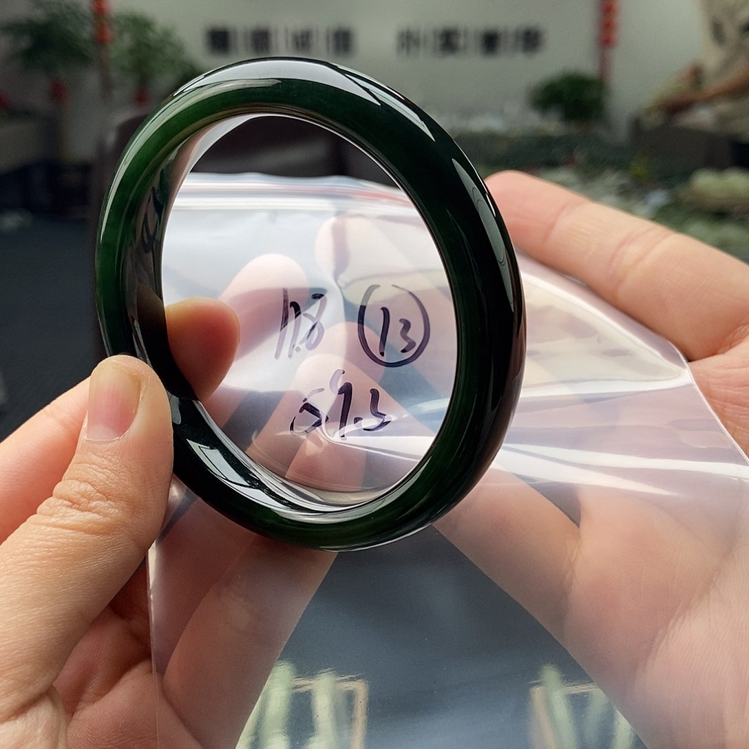 和田玉颜色多样性发拍一发一未镶嵌