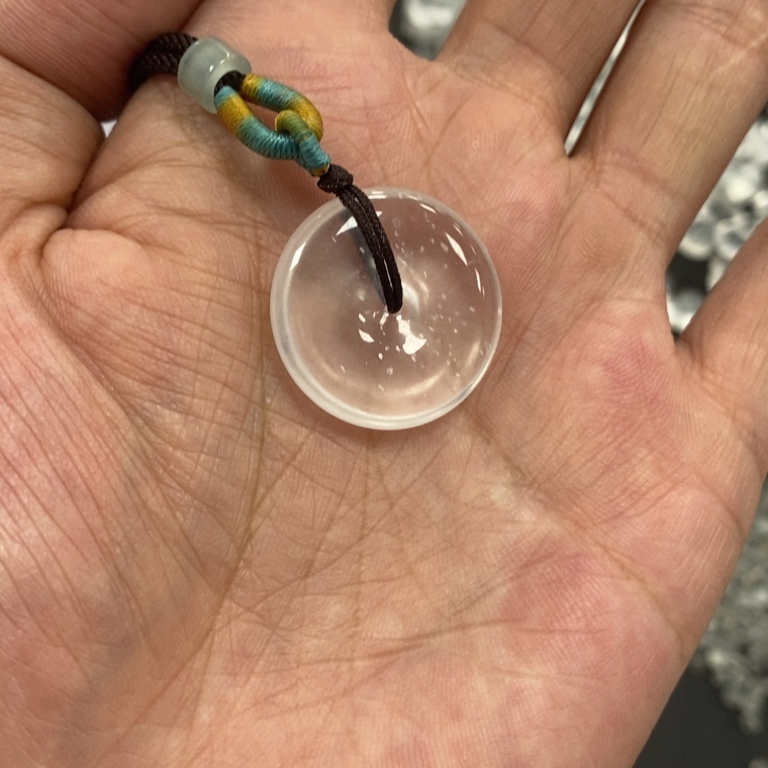 颈饰未镶嵌石英质玉