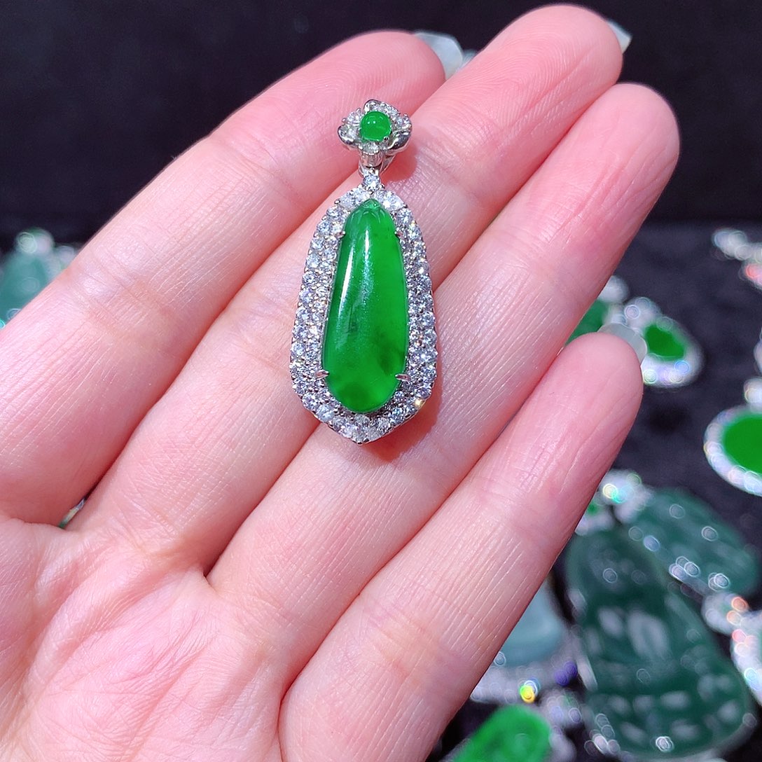 【闪购商品】翡翠吊坠(不含链)未镶嵌