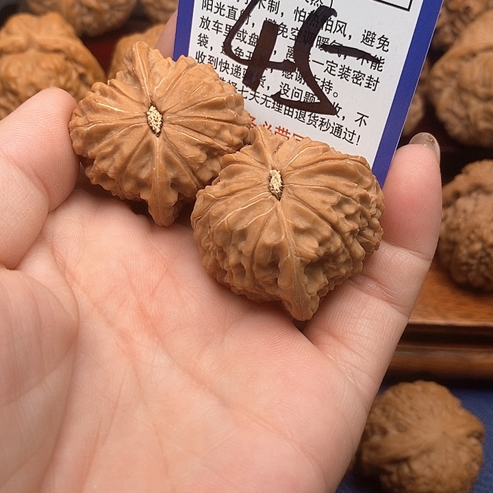桃核吊坠磨盘狮子头37