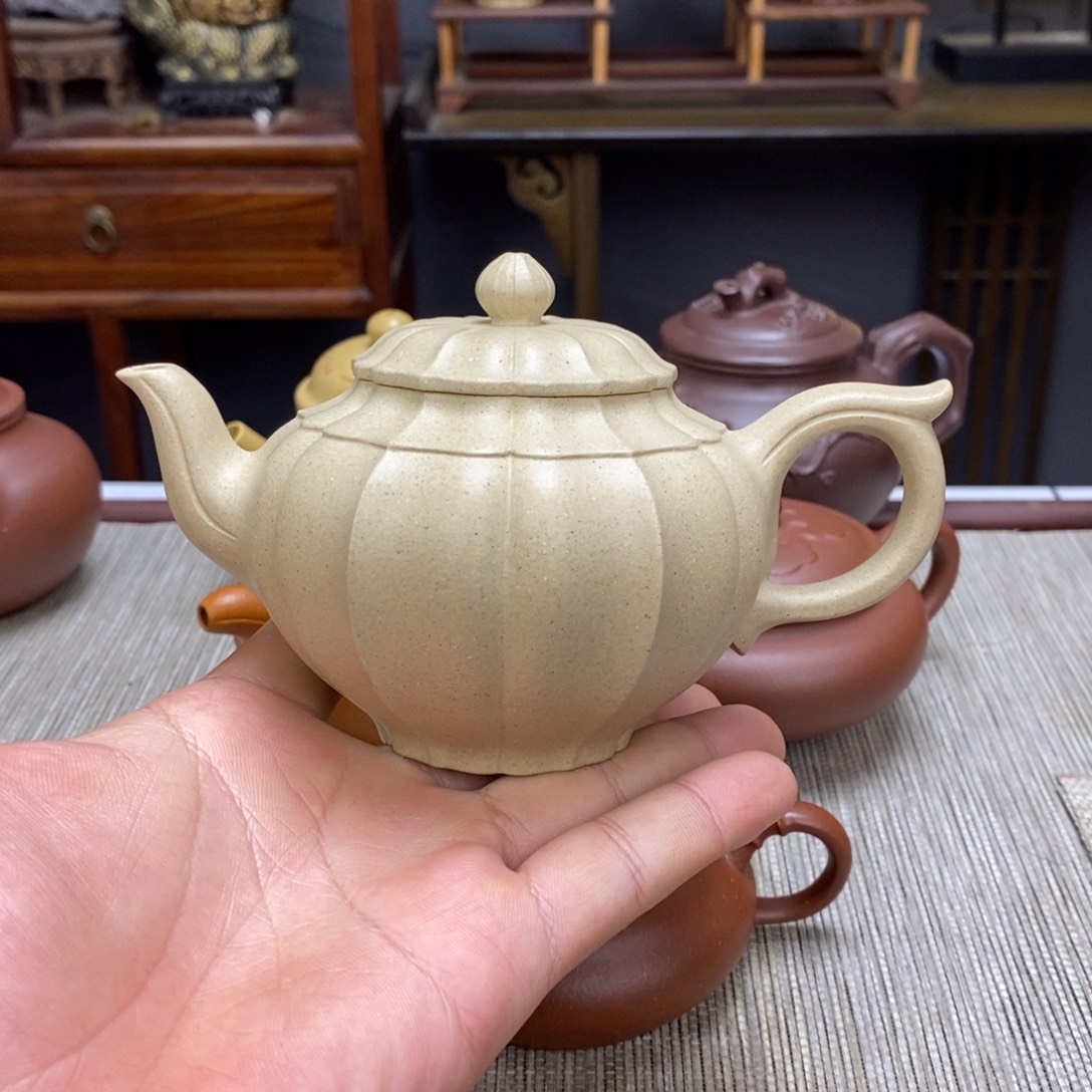 本山绿泥茶壶容量260毫升