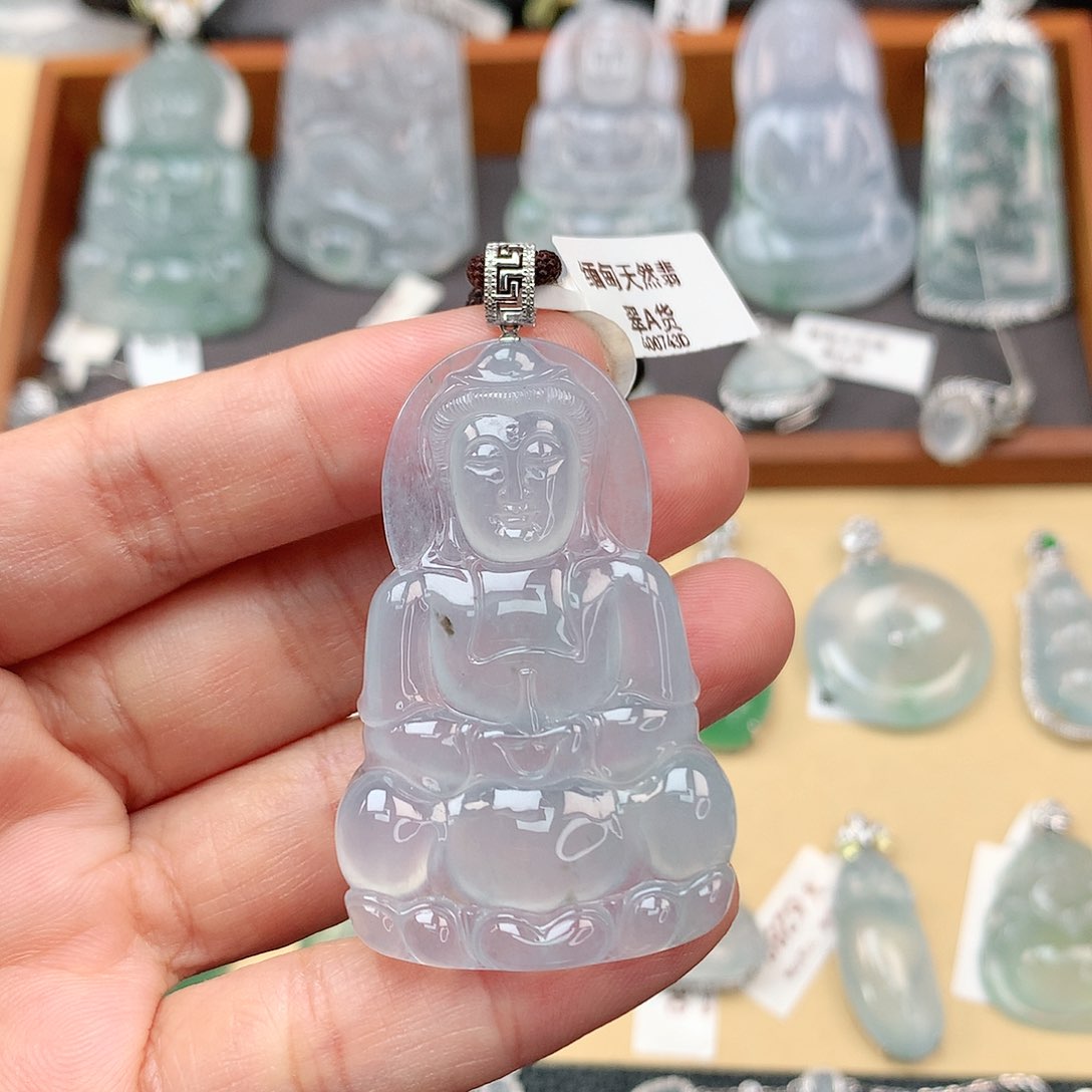 翡翠颈饰18K金镶嵌观音