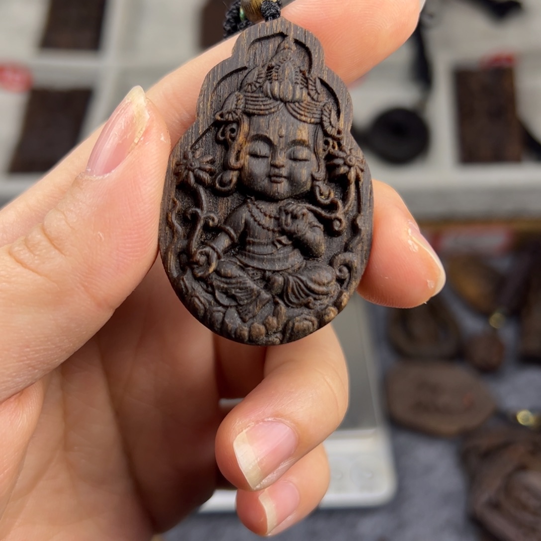 海南绿度母双面雕刻